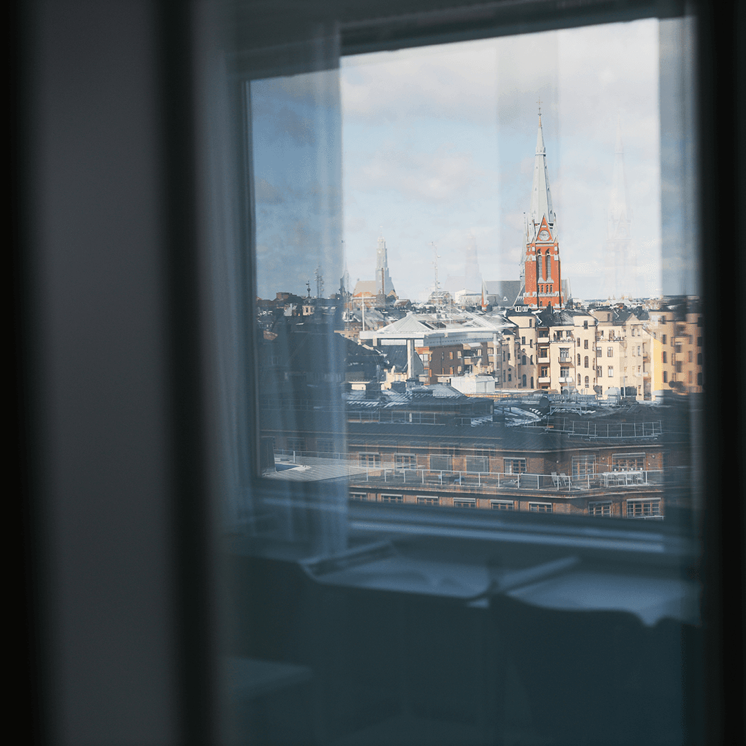 Bör en bransch som slösar med talanger ge andra effektiviseringsråd?