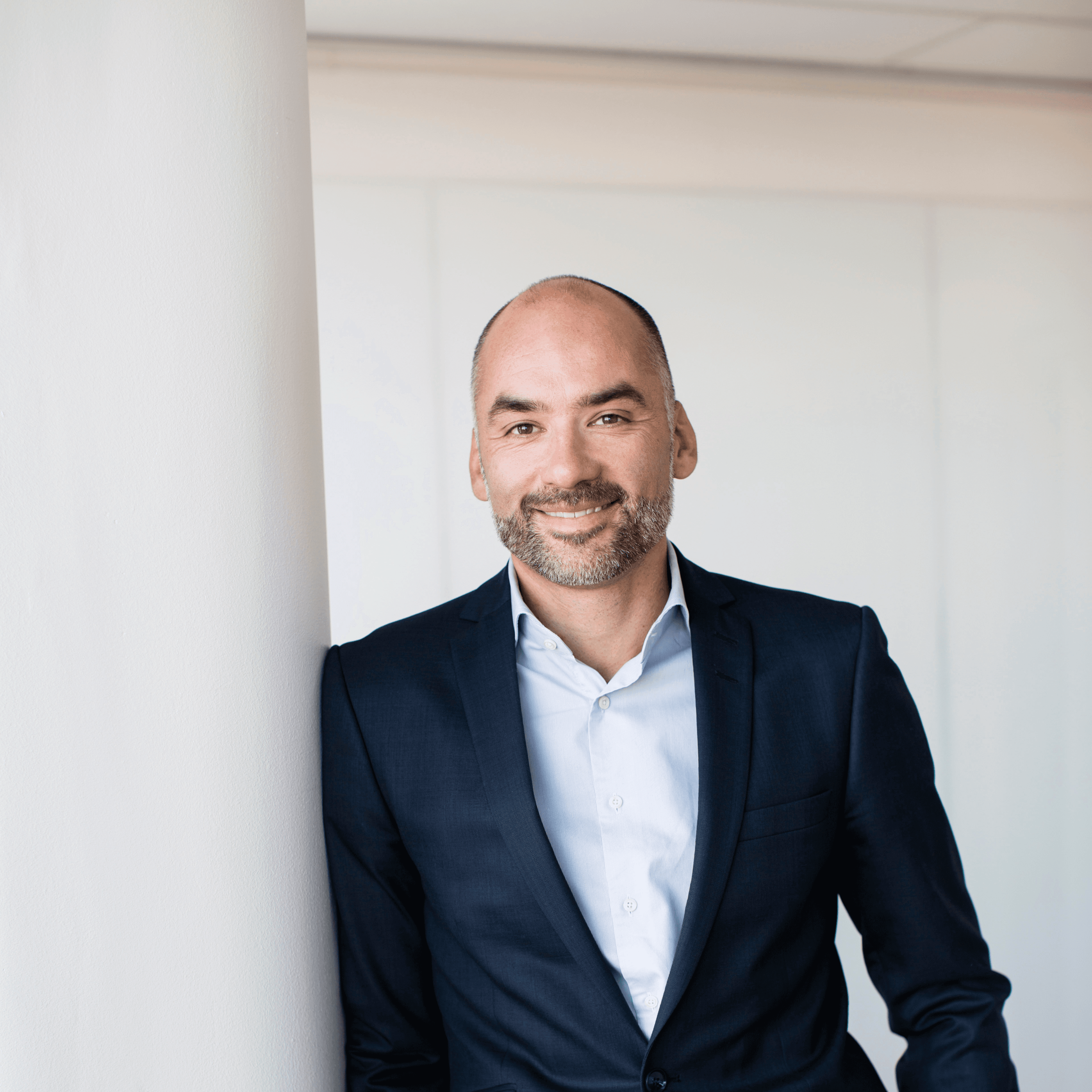 Vi arbetar inte åt våra kunder, vi arbetar med dem